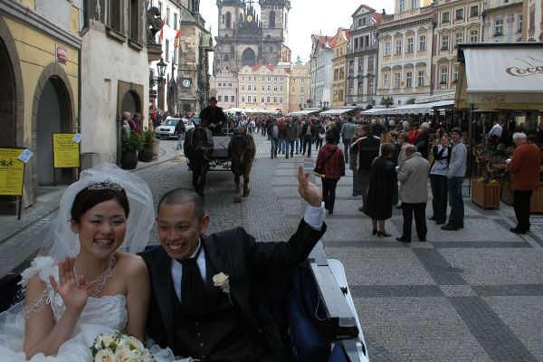 プラハの街を馬車遊覧
